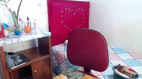 Snapshot of devorasexy2 chatting on October 7, 9:01 pm Devora.. online show from October 7, 9:01 pm