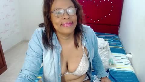 Snapshot of devorasexy2 chatting on March 25, 10:32 am Devora.. online show from March 25, 10:32 am