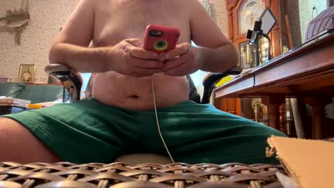 Snapshot of dewmanchu chatting on May 27, 12:13 pm RI guy online show from May 27, 12:13 pm