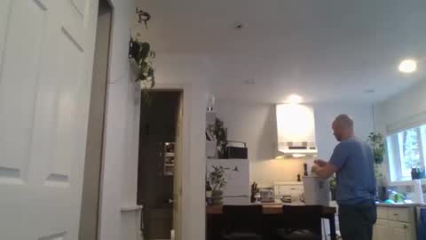 Snapshot of dex12112111 chatting on April 2, 4:37 pm dex12112111 online show from April 2, 4:37 pm