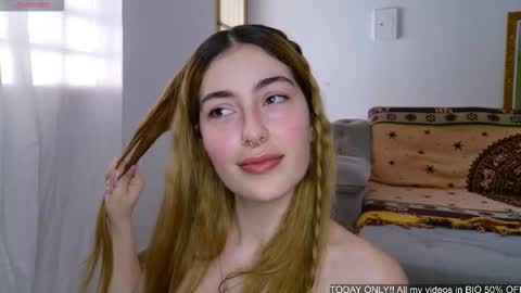 Snapshot of dexandlily chatting on February 17, 4:35 pm Dex and Lily online show from February 17, 4:35 pm