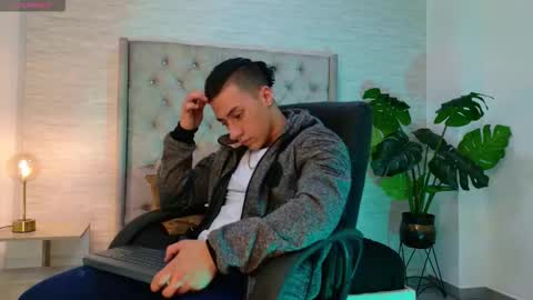 Snapshot of dexter_harder chatting on October 8, 11:24 pm dexter_harder online show from October 8, 11:24 pm