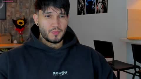 JULIAN online show from May 8, 11:54 pm