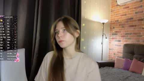 Kira online show from November 18, 5:06 pm