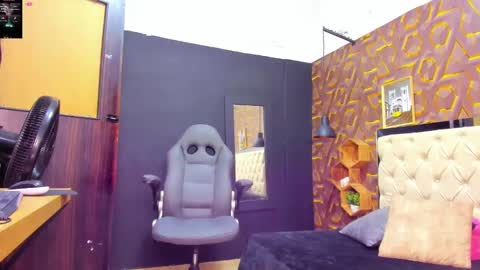 Snapshot of deyy_madisson chatting on March 6, 7:54 pm Madisson online show from March 6, 7:54 pm