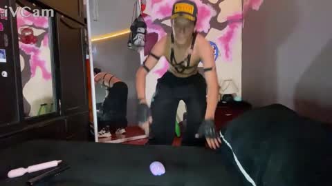 Dhamyan Wang online show from February 11, 11:32 pm