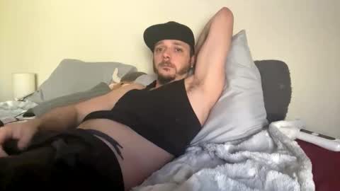 Snapshot of dharbison23 chatting on October 24, 6:59 pm dharbison23 online show from October 24, 6:59 pm