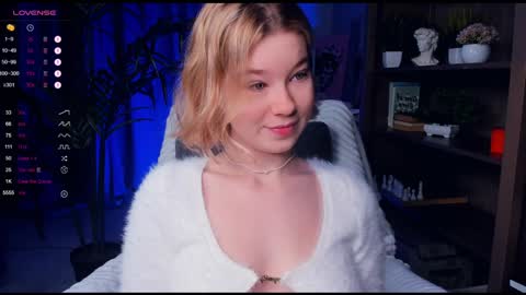 Snapshot of di_huny chatting on December 21, 9:47 pm Arina online show from December 21, 9:47 pm