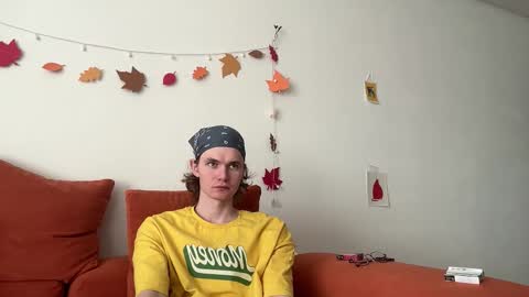 Snapshot of di_n_alex chatting on November 15, 9:39 am Di Alex online show from November 15, 9:39 am