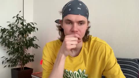 Snapshot of di_n_alex chatting on January 10, 9:44 am Di Alex online show from January 10, 9:44 am