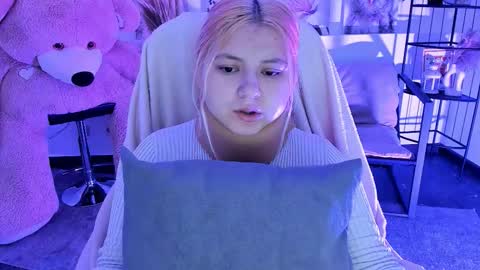 Dia online show from November 24, 7:02 pm