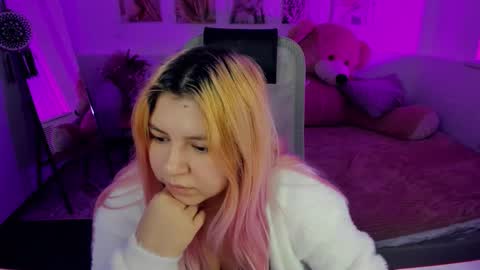 Dia online show from February 15, 7:21 pm