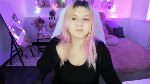 Dia online show from March 10, 8:47 pm