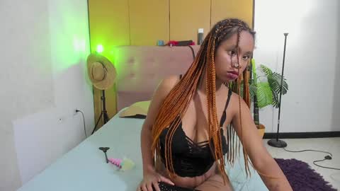 Snapshot of diabla_sexyboobs chatting on January 1, 6:47 am D I A B L A online show from January 1, 6:47 am