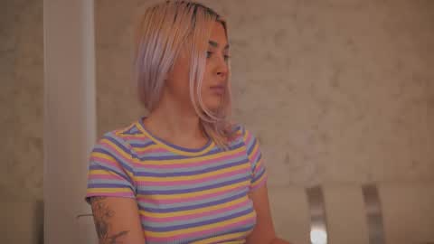 Thea online show from February 15, 4:03 pm