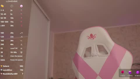 Snapshot of diamond_ava_ chatting on April 15, 7:58 pm Thea online show from April 15, 7:58 pm