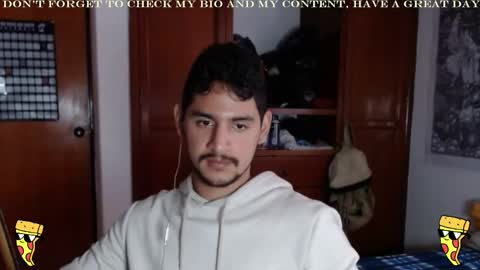 Snapshot of diamond_bruno chatting on December 4, 10:19 pm Bruno Diamond online show from December 4, 10:19 pm