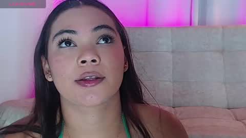 Snapshot of diamond_canela chatting on December 8, 7:54 pm diamond_canela online show from December 8, 7:54 pm