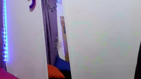 Snapshot of diamondd_gold chatting on July 13, 1:52 am diamondd_gold online show from July 13, 1:52 am