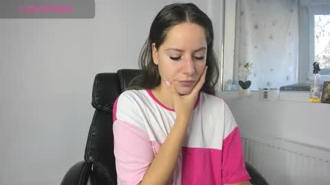 diamondkay_ online show from October 29, 7:10 am