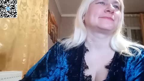 Snapshot of diamondlady555 chatting on March 21, 8:23 pm Alena online show from March 21, 8:23 pm