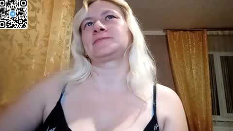 Snapshot of diamondlady555 chatting on March 26, 8:03 pm Alena online show from March 26, 8:03 pm