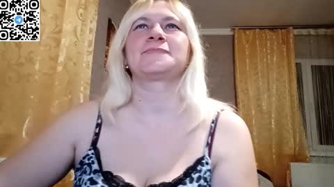 Snapshot of diamondlady555 chatting on March 29, 7:03 pm Alena online show from March 29, 7:03 pm