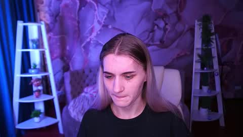 Snapshot of diamondnina chatting on March 17, 6:28 am DiamondNina online show from March 17, 6:28 am