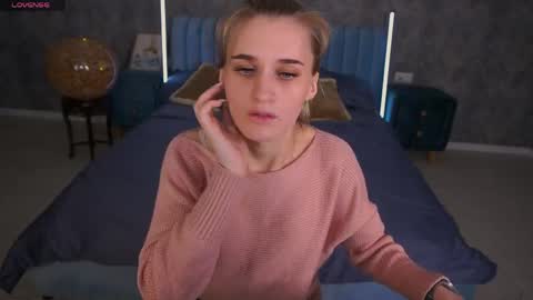 Snapshot of diamondnina chatting on April 2, 7:44 pm DiamondNina online show from April 2, 7:44 pm