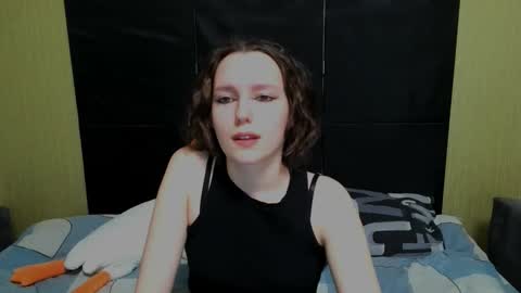 diana_back3 online show from February 10, 12:09 pm