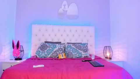 Snapshot of diana_clarck chatting on February 25, 5:06 am Diana Tamayo online show from February 25, 5:06 am