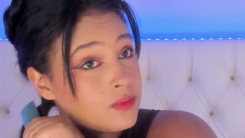 Snapshot of diana_clarck chatting on May 22, 9:42 pm Diana Tamayo online show from May 22, 9:42 pm