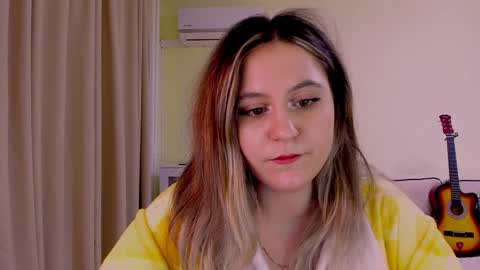 Snapshot of diana_floweri chatting on December 6, 12:27 pm Diana online show from December 6, 12:27 pm