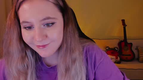 Snapshot of diana_floweri chatting on December 9, 12:08 pm Diana online show from December 9, 12:08 pm