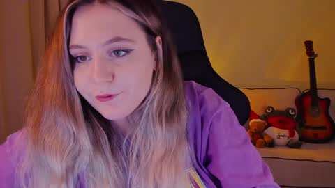 Snapshot of diana_floweri chatting on December 9, 3:11 pm Diana online show from December 9, 3:11 pm