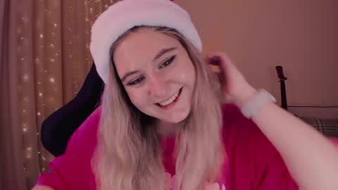 Snapshot of diana_floweri chatting on December 15, 9:24 am Diana online show from December 15, 9:24 am