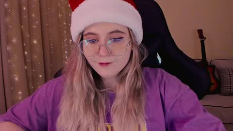 Snapshot of diana_floweri chatting on December 16, 12:38 pm Diana online show from December 16, 12:38 pm