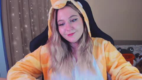 Snapshot of diana_floweri chatting on December 27, 12:45 pm Diana online show from December 27, 12:45 pm