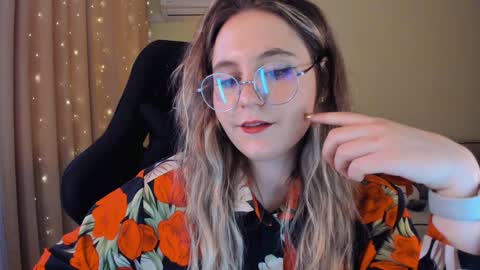 Snapshot of diana_floweri chatting on January 7, 10:01 am Diana online show from January 7, 10:01 am