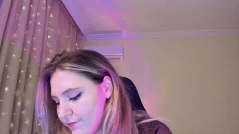 Snapshot of diana_floweri chatting on January 12, 3:25 pm Diana online show from January 12, 3:25 pm