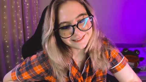 Snapshot of diana_floweri chatting on February 2, 9:40 am Diana online show from February 2, 9:40 am