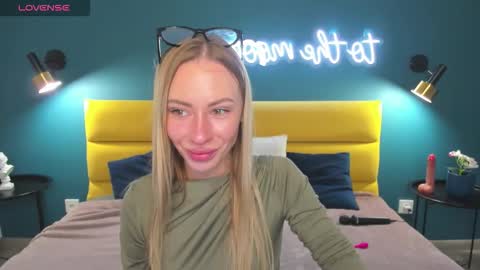 Diana  online show from October 2, 8:32 am