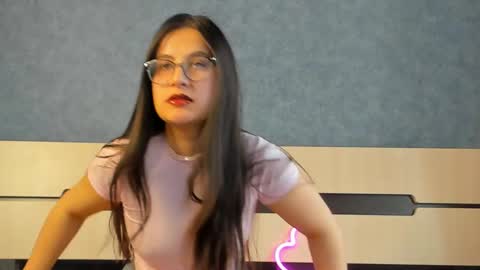 Snapshot of diana_moonn chatting on October 19, 11:44 am Hello my name is Carolina online show from October 19, 11:44 am