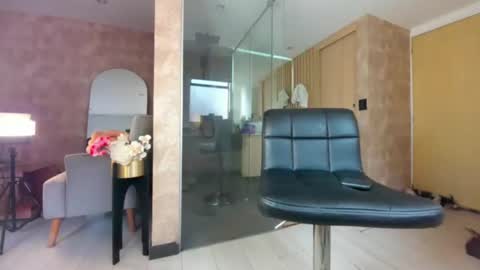 Snapshot of dianac1998 chatting on January 28, 8:36 pm dianac1998 online show from January 28, 8:36 pm