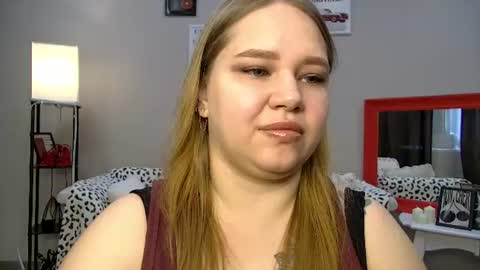 Snapshot of dianakristol chatting on June 16, 6:49 am Diana online show from June 16, 6:49 am