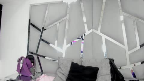 Snapshot of dianarous chatting on February 19, 3:39 am dianarous online show from February 19, 3:39 am