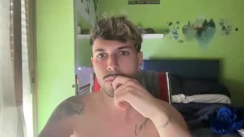 Snapshot of dick_bananas chatting on May 7, 5:18 pm dick_bananas online show from May 7, 5:18 pm
