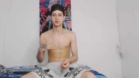 dick_boy_18 online show from May 9, 4:34 pm