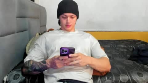 Snapshot of dick_demon_1 chatting on April 7, 5:13 pm jhon online show from April 7, 5:13 pm