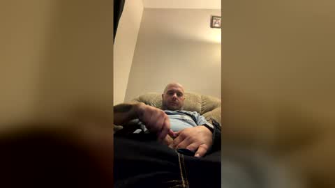 Snapshot of dickdownyou chatting on March 29, 10:48 am dickdownyou online show from March 29, 10:48 am